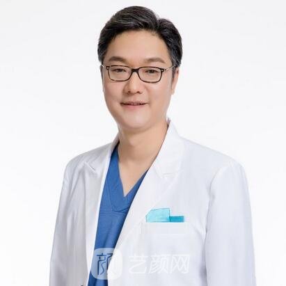 闵英俊