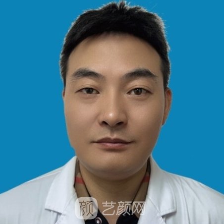 侯亚伟