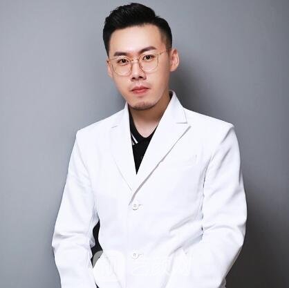滕佳宇