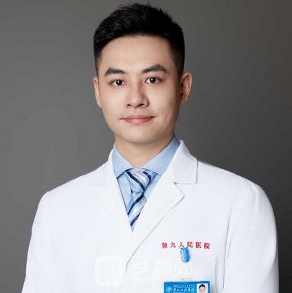李周骁
