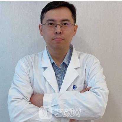 何万民