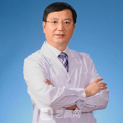 陈伟华