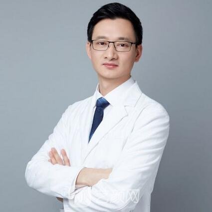 张群