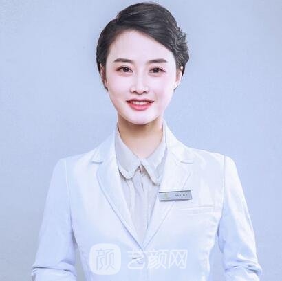 李佳佳