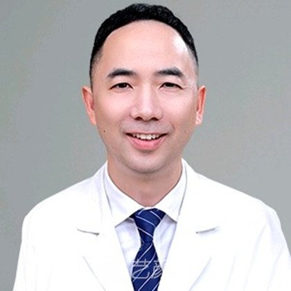 杨克冰