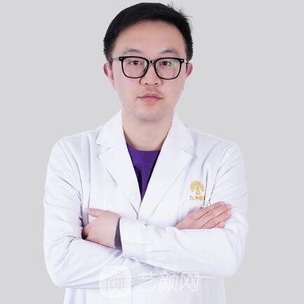 李小奇