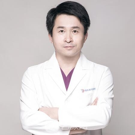 王飞