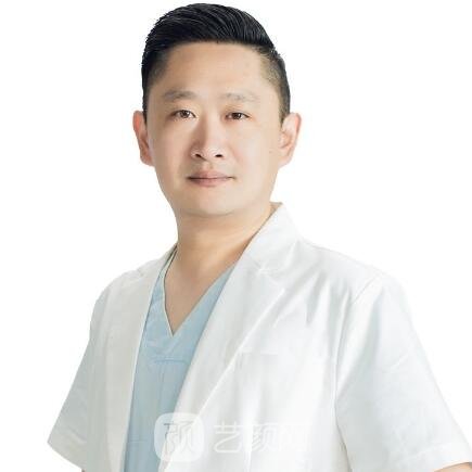 黄威伟
