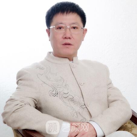 张晓刚