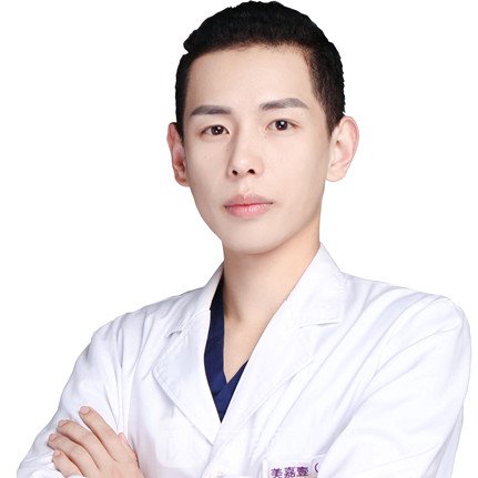 闫兴