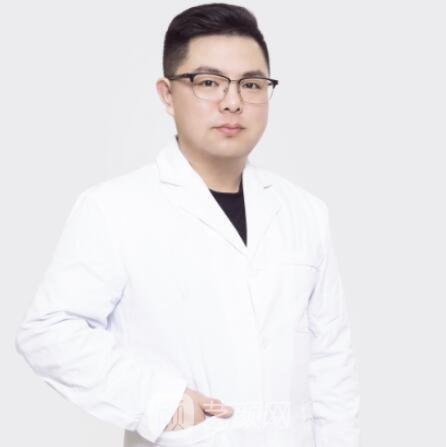 董明月