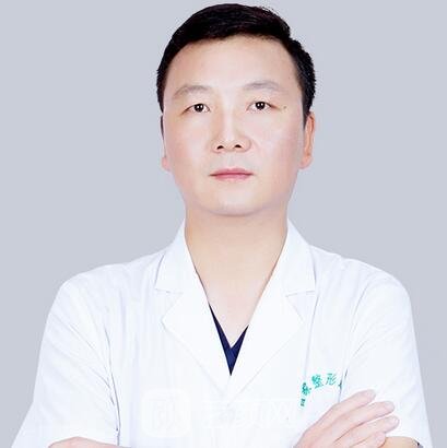 李成飞