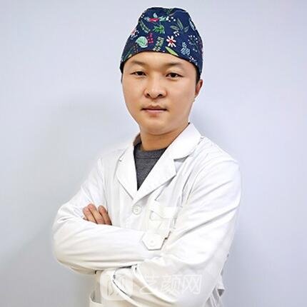 姜亚伟