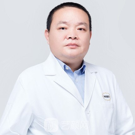 何斌