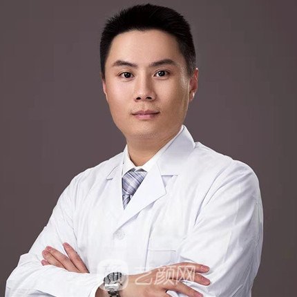 何玉成