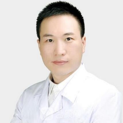 荣新华