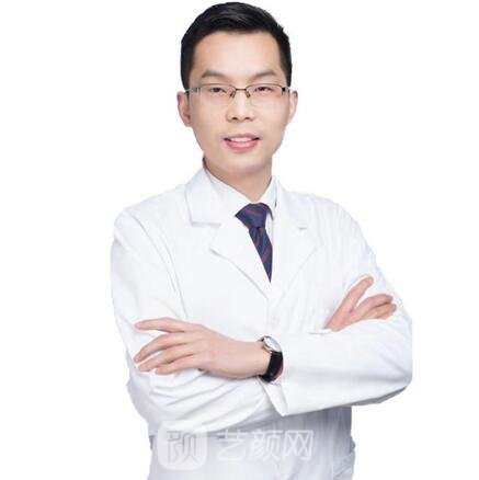 李志伟