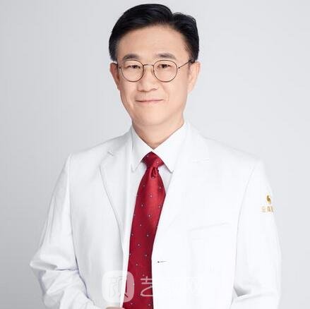 白容官