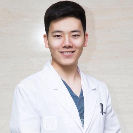 杨微