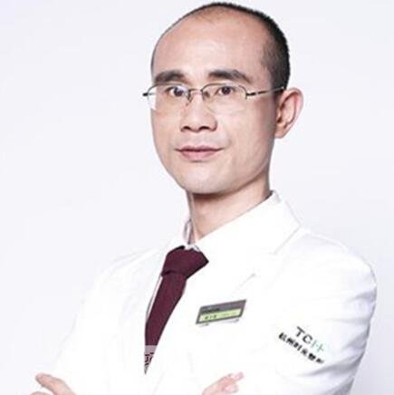 黄志雄