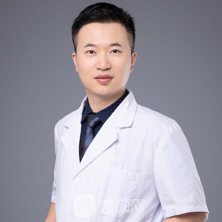 李阳