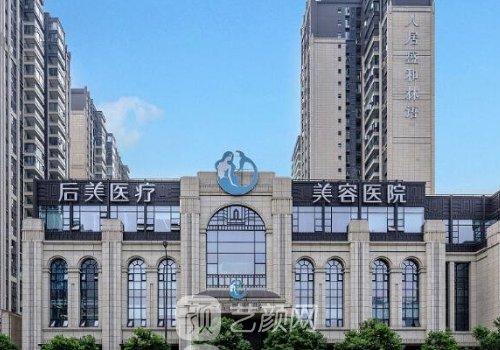 成都隆胸医生排名|内附高