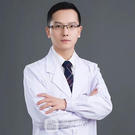 杨万利
