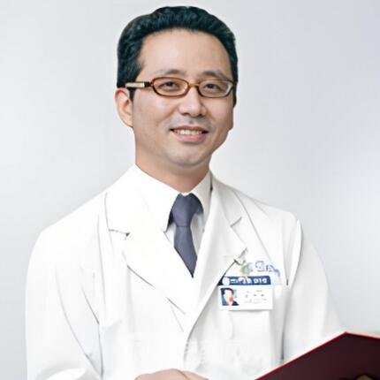 李镐均