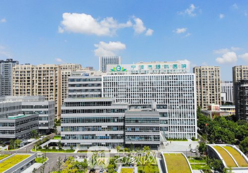汪腊一怎么样?崭新去眼袋