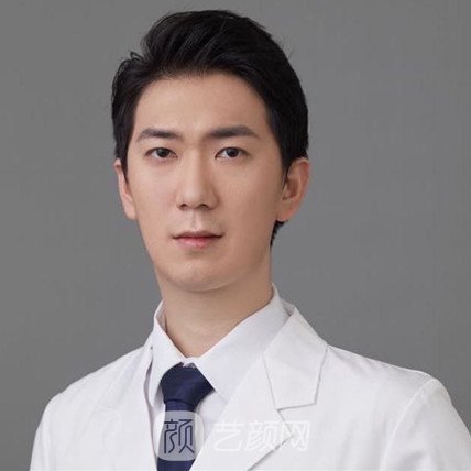 苗育玮