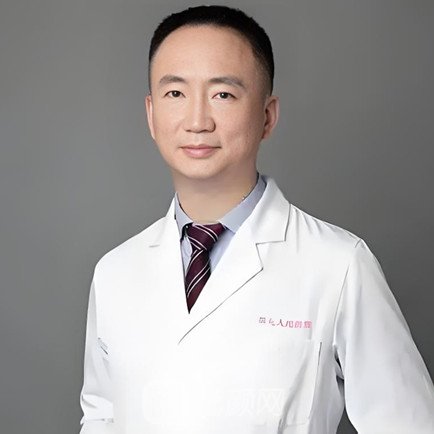 李华