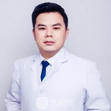 张坤