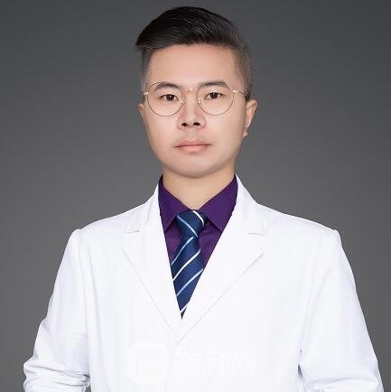 黄梁华