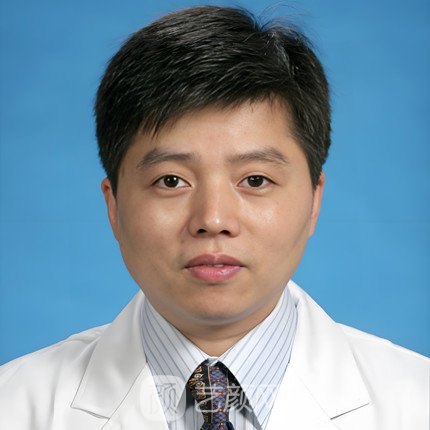 曹德君