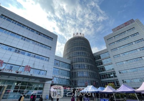 上海长海医院隆胸多少钱