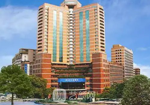 广州假体隆胸医生谁好?排