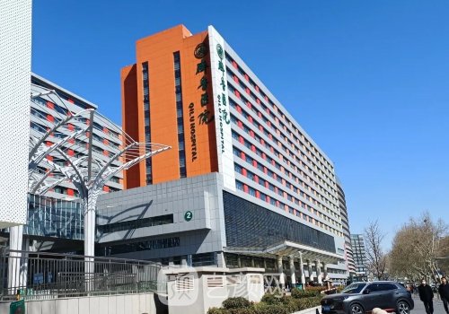 齐鲁医院假体隆胸多少钱