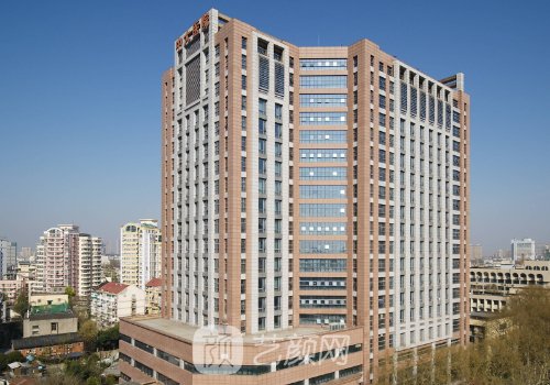 南京中大医院整形科做双