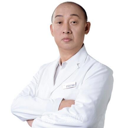 王新东