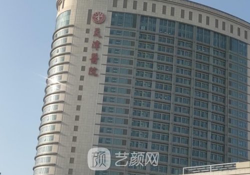 天津隆胸专家前十名有谁