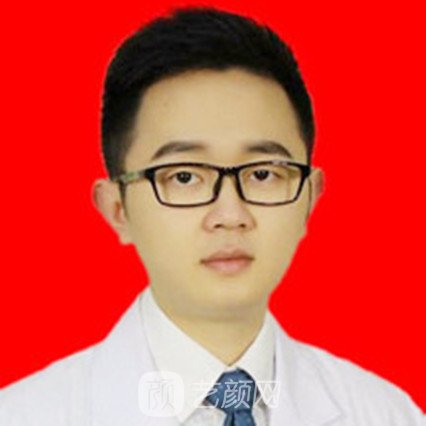 张灿