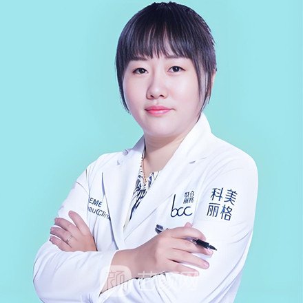 李鑫霞