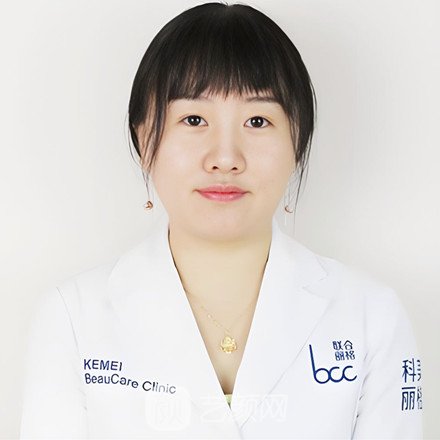 李鑫霞