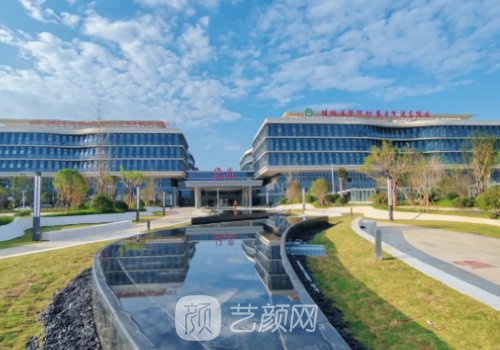 桂林医学院做眼袋手术怎