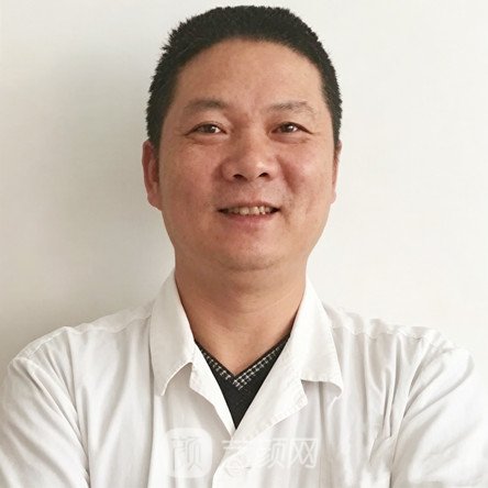 张国富