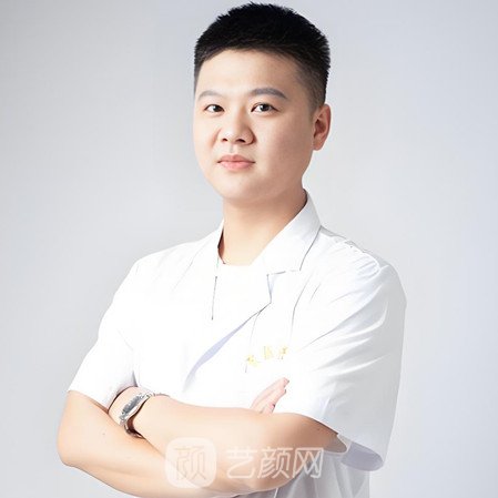 何毅斌