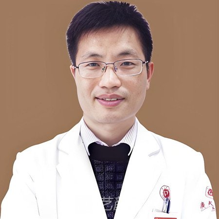 何锦泉