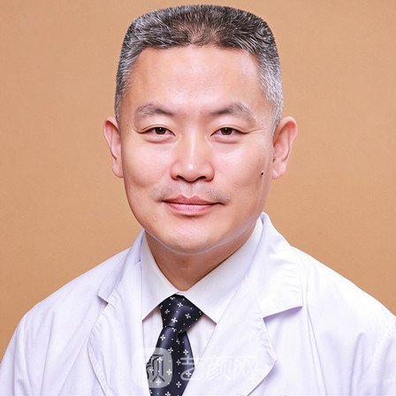 李金晟