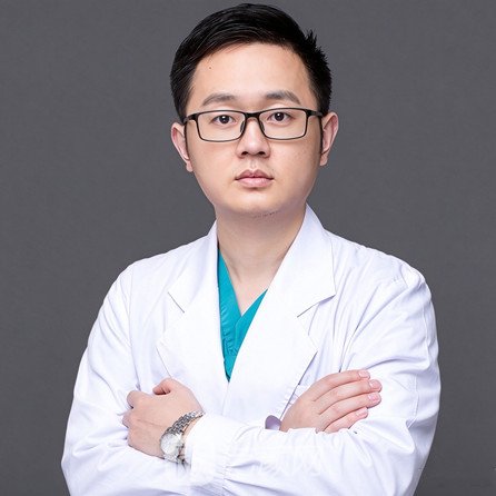 张灿