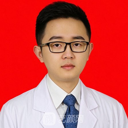 张灿